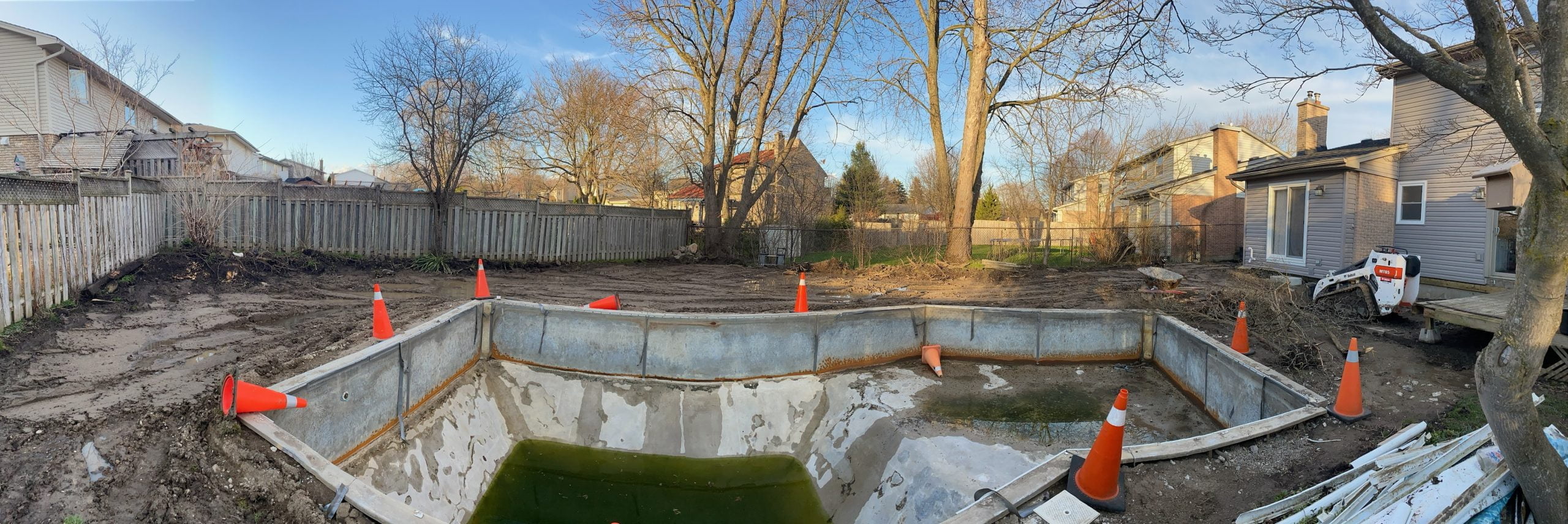 01-05 Barclay old pool without concrete deck