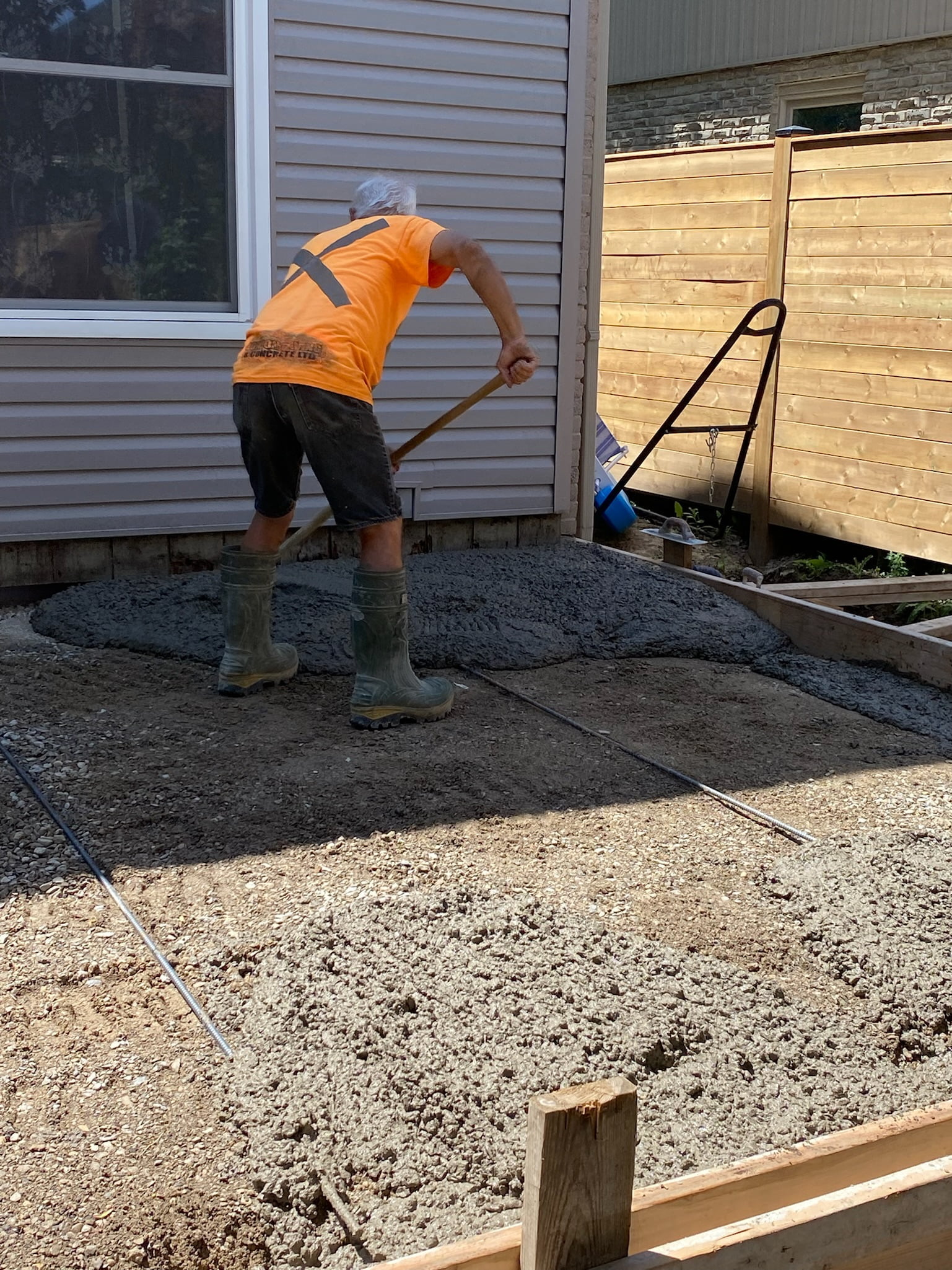 leveling out poured concrete