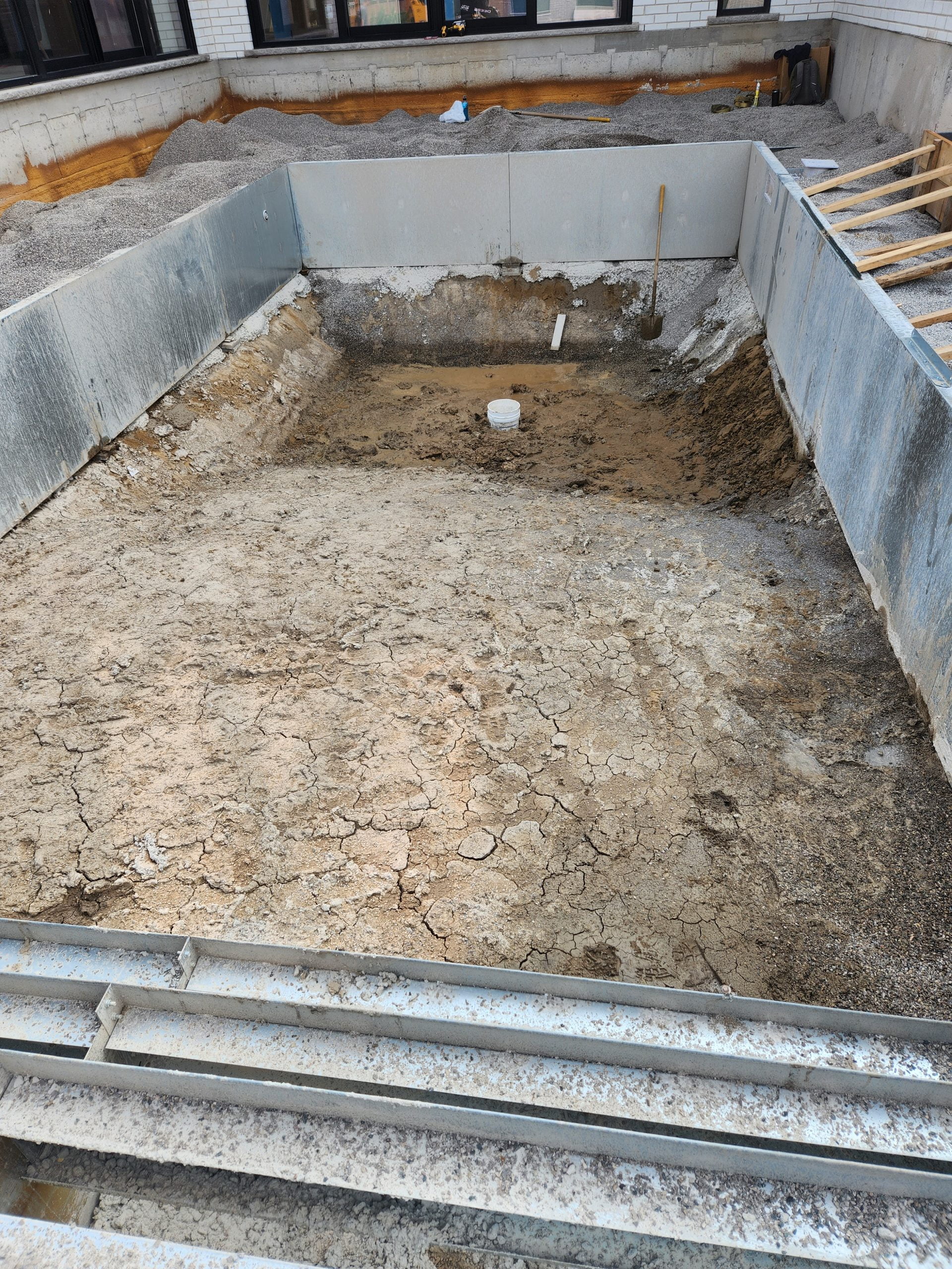 steel walls and stairs duringcustom inground pool construction